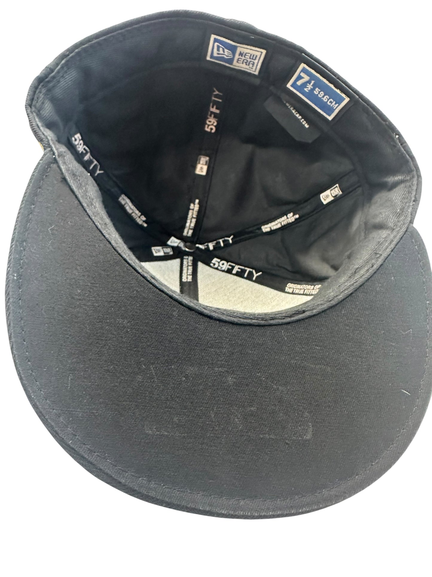New Era 59FIFTY All-Over Sticker Embroidery Fitted Hat – Black & Gold – Size 7 1/2
